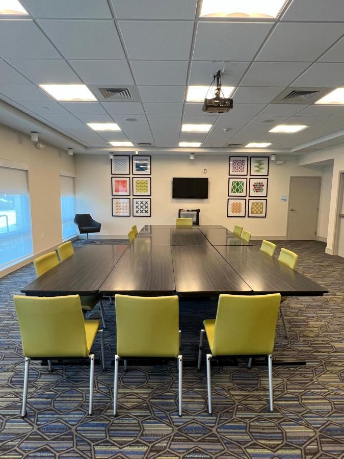 Holiday Inn Express & Suites - Ukiah By Ihg Esterno foto