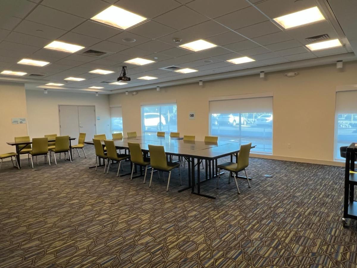 Holiday Inn Express & Suites - Ukiah By Ihg Esterno foto