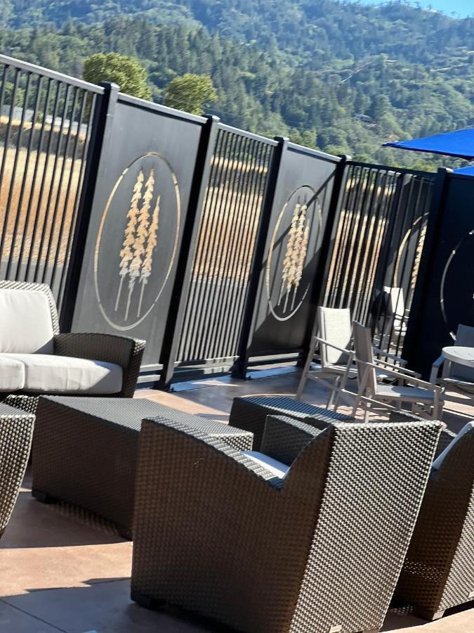 Holiday Inn Express & Suites - Ukiah By Ihg Esterno foto