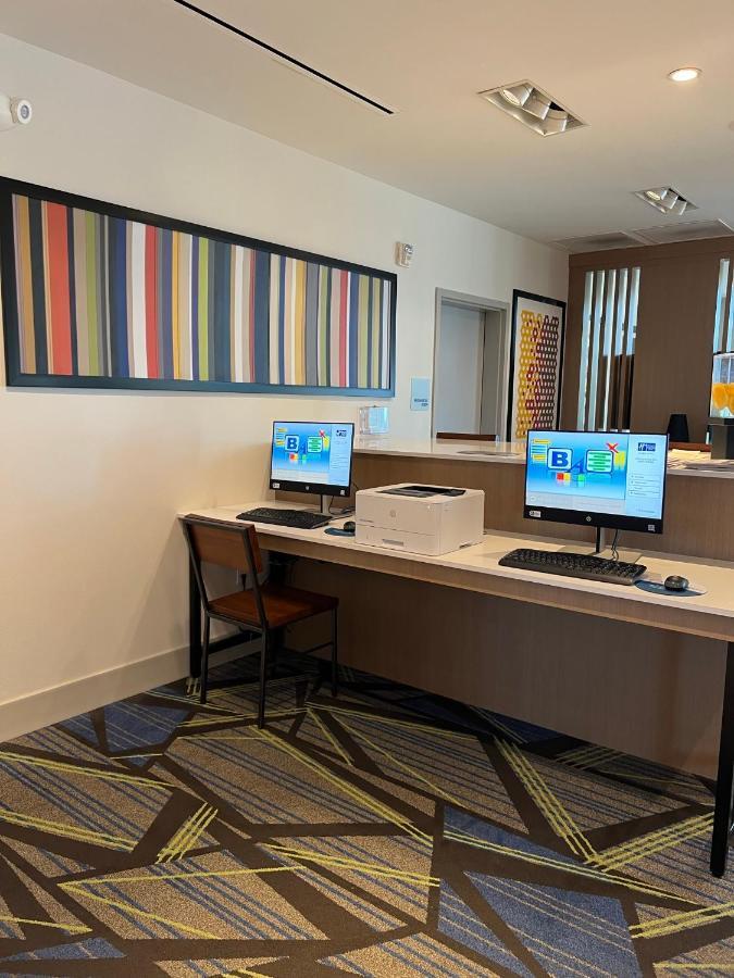 Holiday Inn Express & Suites - Ukiah By Ihg Esterno foto