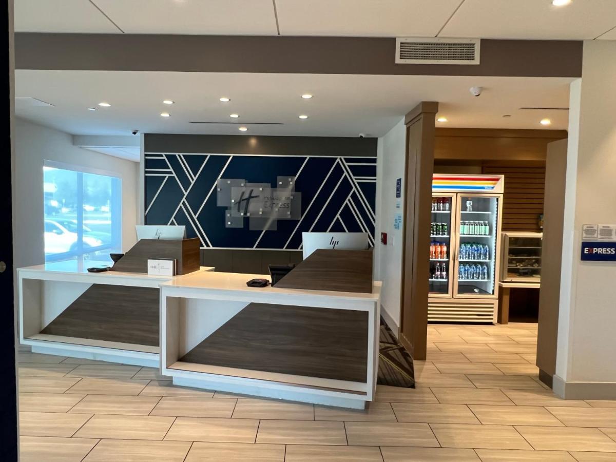 Holiday Inn Express & Suites - Ukiah By Ihg Esterno foto