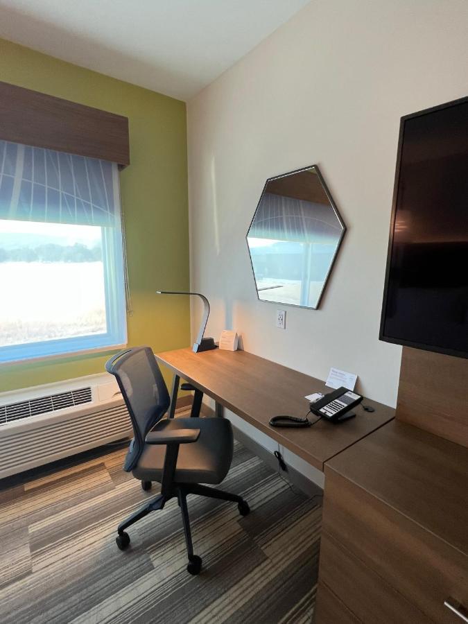 Holiday Inn Express & Suites - Ukiah By Ihg Esterno foto