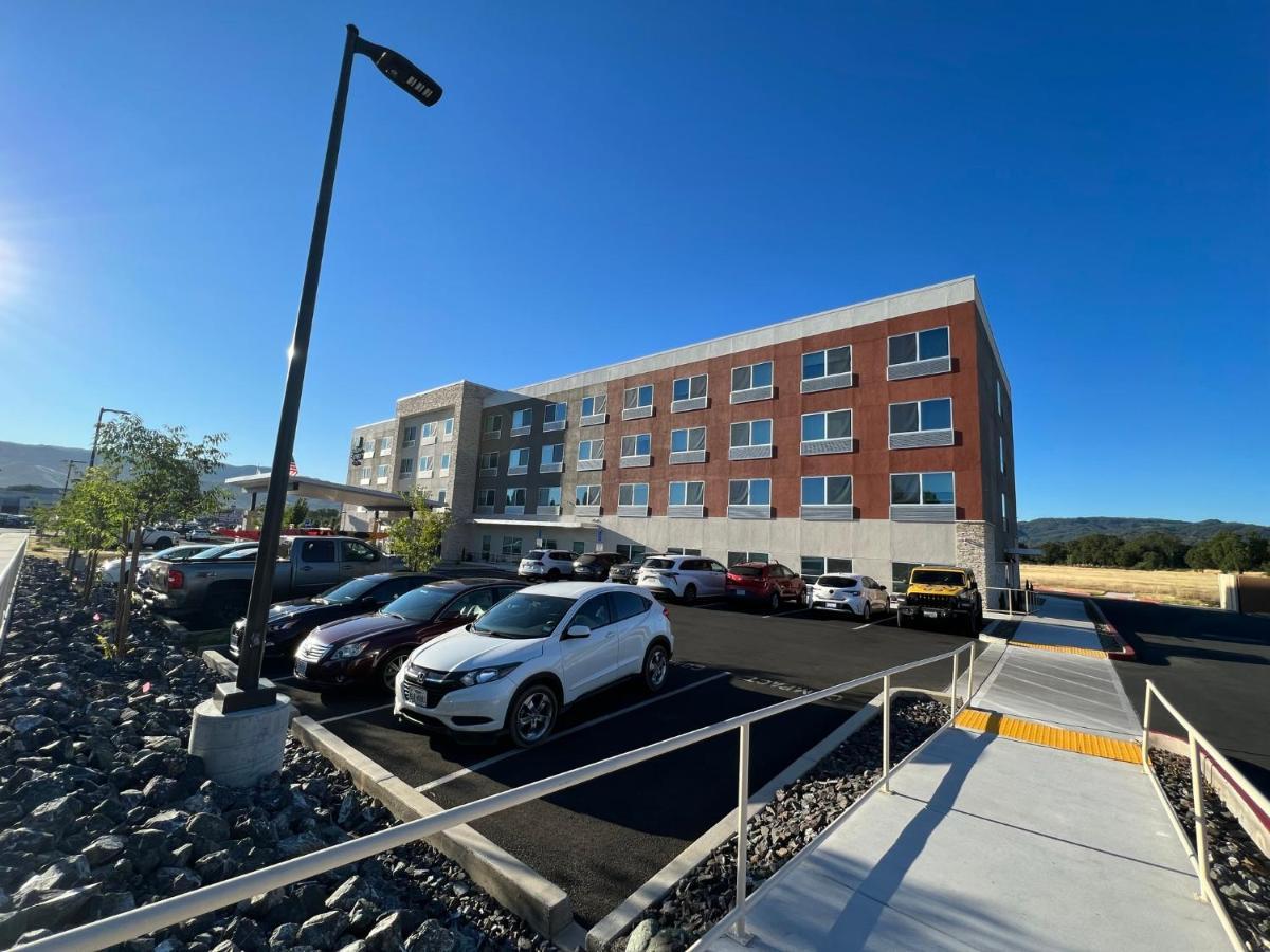 Holiday Inn Express & Suites - Ukiah By Ihg Esterno foto