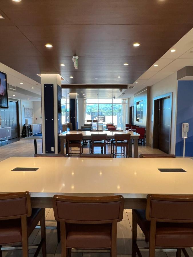 Holiday Inn Express & Suites - Ukiah By Ihg Esterno foto