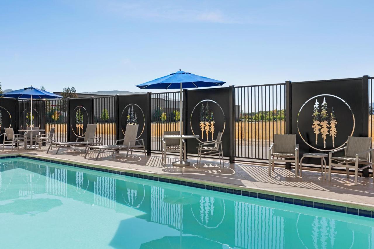 Holiday Inn Express & Suites - Ukiah By Ihg Esterno foto