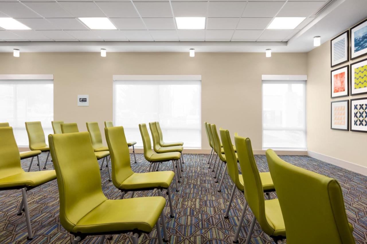 Holiday Inn Express & Suites - Ukiah By Ihg Esterno foto